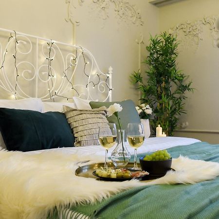 Cozy Studio Overlooking The Old Town Bucareste Exterior foto
